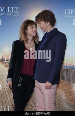 Zoe Kazan und Paul Dano beim Fotocall für 'Ruby sparks' während des 'Deauville American Film Festival' in Deauville, Frankreich am 2,2012. September. Foto von Denis Guignebourg/ABACAPRESS.COM Stockfoto