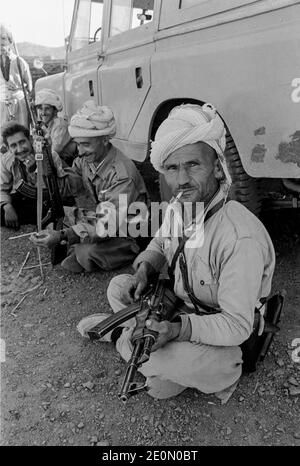 Kurdische Rebellen, Peschmerga Guerillas im Nordirak während eines kurzen Waffenstillstands mit irakischen Regierungstruppen fotografiert 1968. Stockfoto