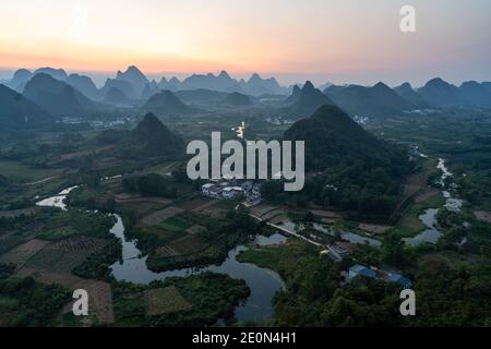 Karstgebirge in Guilin China Stockfoto