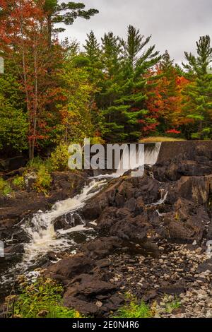 Flinton Falls Conservation Area Lennox Addington County Flinton Ontario Kanada Im Herbst Stockfoto