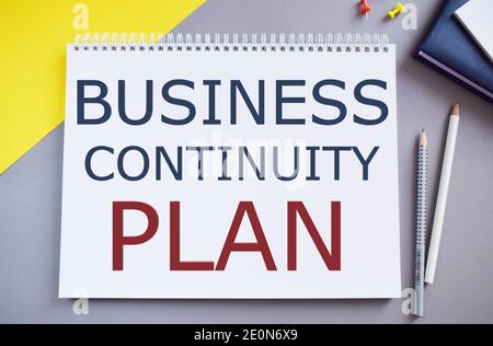 Text des Business-Continuity-Plans in Notebook.Konzeptfoto Erstellen von Systemvermeidung behandeln Sie potenzielle Bedrohungen. Stockfoto