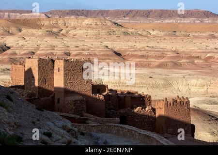 Die herrliche befestigte Stadt Ait Benhaddou, im Hohen Atlas von Marokko gelegen. Die riesige Festung besteht aus sechs Festungen. Stockfoto