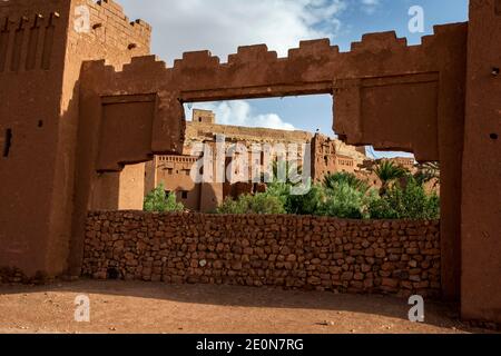 Die herrliche befestigte Stadt Ait Benhaddou, im Hohen Atlas von Marokko gelegen. Die riesige Festung besteht aus sechs Festungen. Stockfoto