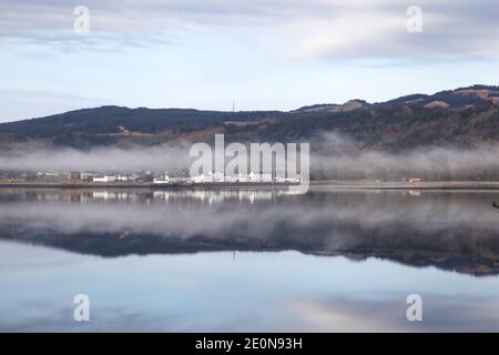 Inveraray ist ein kleines Dorf an der Ostküste der Halbinsel Argyll in Schottland. Stockfoto