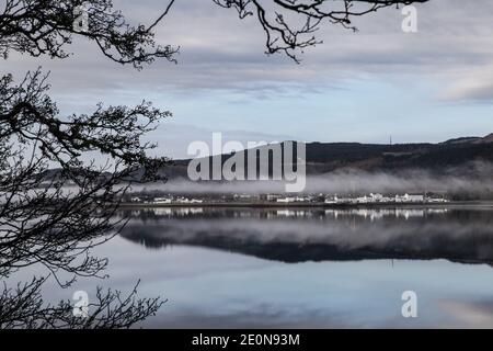 Inveraray ist ein kleines Dorf an der Ostküste der Halbinsel Argyll in Schottland. Stockfoto