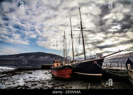 Inveraray ist ein kleines Dorf an der Ostküste der Halbinsel Argyll in Schottland. Stockfoto