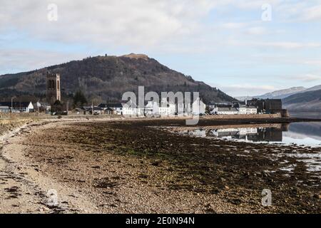 Inveraray ist ein kleines Dorf an der Ostküste der Halbinsel Argyll in Schottland. Stockfoto