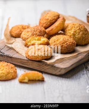 Glutenfreie Hirsekeks mit Kokosflocken. Cocosanki - polen Cookies Stockfoto