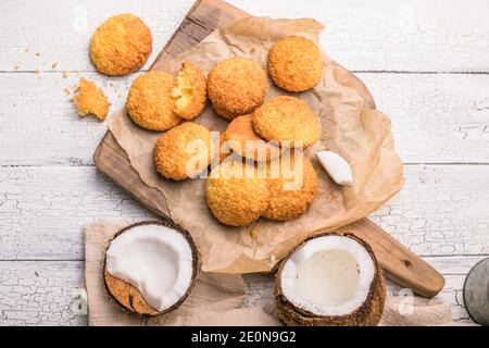Glutenfreie Hirsekeks mit Kokosflocken. Cocosanki - polen Cookies Stockfoto