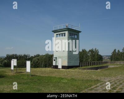 Eine Erinnerung an ein geteiltes Deutschland, den Grenzturm in Hötensleben Stockfoto