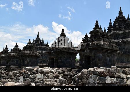 Perwara/Pervara und Haupttempel im Plaosan-Tempelkomplex in Zentral-Java, Indonesien Stockfoto