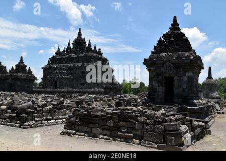 Perwara/Pervara und Haupttempel im Plaosan-Tempelkomplex in Zentral-Java, Indonesien Stockfoto