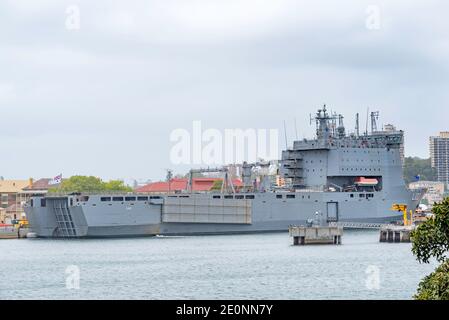 HMAS Choules auf Garden Island ist eine Bay Class Landung Schiff, das von der Royal Fleet Auxiliary (RFA) erworben wurde Royal Australian Navy (RAN) im Jahr 2011 Stockfoto