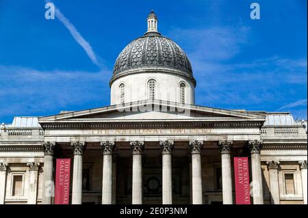 London, UK, August 26, 2008 : die National Gallery Kunstgalerie in Trafalgar Square, die ein beliebtes Reiseziel Touristenattraktion Wahrzeichen ist Stockfoto