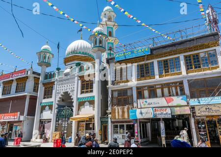 Jama Masjid Moschee Main Basar Straße in der Innenstadt von Leh City, Ladakh, Jammu und Kaschmir Stockfoto