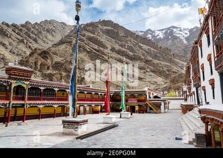 Tibetische traditionelle Gebäude und Platz des Hemis Kloster in Leh, Ladakh, Jammu und Kaschmir Stockfoto