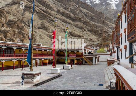 Tibetische traditionelle Gebäude und Platz des Hemis Kloster in Leh, Ladakh, Jammu und Kaschmir Stockfoto