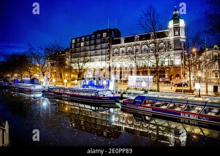 Amsterdam, Niederlande. Januar 2021. Amsterdam ist in einer Sperre in den leeren Straßen ruhig, in den Niederlanden, am 01. Januar 2020. Die Niederlande sind bis zum 19. Januar 2021 komplett gesperrt, mit allen wichtigen Geschäften, Schulen, Museen, Fitnessstudios und Friseuren. Foto von Robin Utrecht/ABACAPRESS.COM Quelle: ABACAPRESS/Alamy Live News Stockfoto