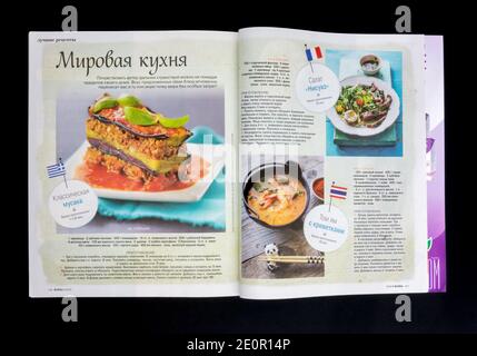 Das Innere der russischen Zeitschrift 'Burda', september 2018. Stockfoto