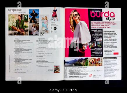 Das Innere der russischen Zeitschrift 'Burda', september 2018. Stockfoto