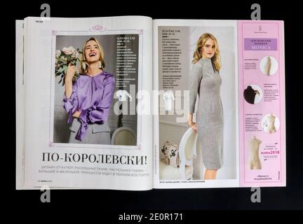 Das Innere der russischen Zeitschrift 'Burda', september 2018. Stockfoto