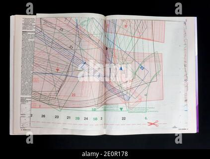 Das Innere der russischen Zeitschrift 'Burda', september 2018. Stockfoto