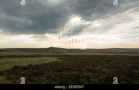 Ein Blick auf das Higger Tor am Hathersage Moor im East Peak District, Derbyshire Stockfoto