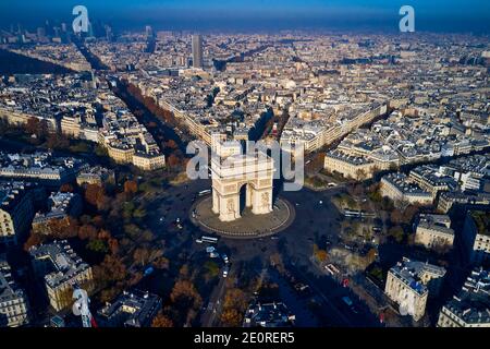 Frankreich, Paris (75), Place Charles de Gaulle oder de l'Etoile und der Triumphbogen Stockfoto