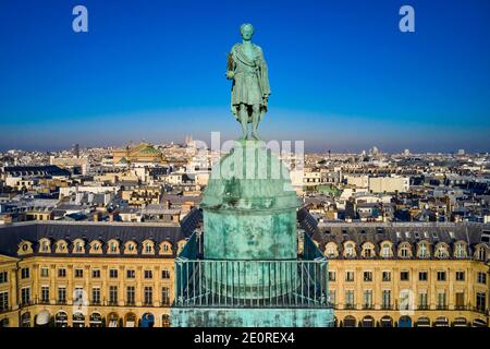 Frankreich, Paris, Place Vendome, die Vendome Säule mit der Statue von Napoleon als Caesar von Auguste Dumont Stockfoto