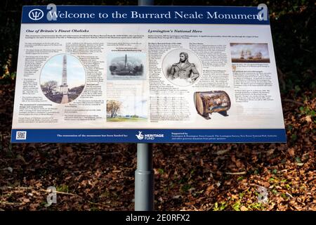 Willkommen bei der Unterzeichnung des Burrard Neale Monument, Walhampton, Lymington, Hampshire, England, Großbritannien Stockfoto