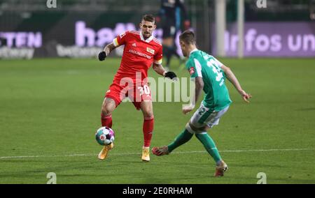 Bremen, Deutschland. 02. Jan 2021. firo: 02.01.2021 Fußball, Saison 2020/21 1. Bundesliga: SV Werder Bremen - Union Berlin Duels, Marco Friedl, Versus, Robert Andrich Quelle: dpa/Alamy Live News Stockfoto