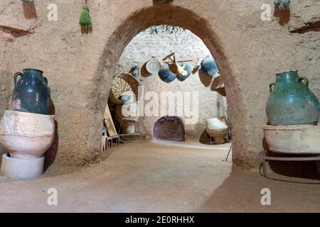 Sanli Urfa, Türkei - September 12 2020: Innenansicht Harran Häuser Stockfoto