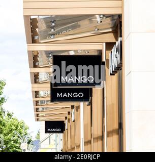 Furth, Deutschland : Mango Shop. MANGO, ist ein Bekleidungsdesign- und Herstellungsunternehmen, gegründet in Barcelona, Spanien. Stockfoto