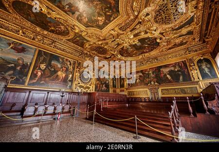 Fresken und Stuck im Senatssaal, Sala del Senato, Dogenpalast, Palazzo Ducale, Venedig, Venetien, Italien Stockfoto