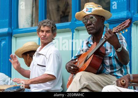 Straßenmusikanten in Alt-Havanna, Kuba Stockfoto