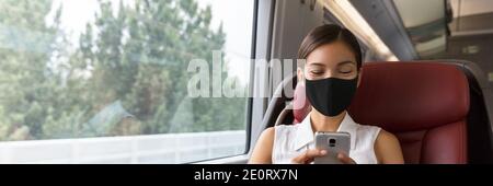 Zug Passagier asiatische Geschäftsfrau mit Mobiltelefon während der Reise pendeln tragen Gesichtsmaske für Corona-Virus Pandemie. Panorama-Banner von Stockfoto