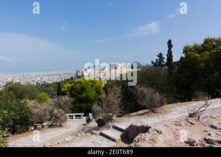 Panoramablick auf die Akropolis vom Philopappou-Hügel, Athen, Griechenland. Stockfoto