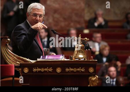 Der Präsident der Nationalversammlung, Claude Bartolone, nimmt an der wöchentlichen Fragestunde der Regierung in der Nationalversammlung am 2. Oktober 2012 in Paris Teil. Foto von Stephane Lemouton/ABACAPRESS.COM Stockfoto