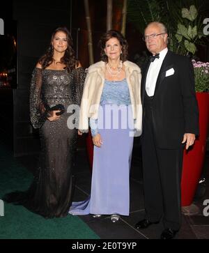 König von Schweden Carl XVI Gustaf und seine Frau Königin Silvia von Schweden und ihre Tochter Kronprinzessin Madeleine kommen am 3. Oktober 2012 zum Royal Gala Award Dinner im Mandarin Oriental Hotel in New York City, NY, USA. Foto von Charles Guerin/ABACAPRESS.COM. Stockfoto