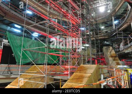 Die Baustelle der 'Beaugrenelle' Mall ist für die Öffentlichkeit geöffnet, als eine der 'Nuit Blanche' oder White Night Veranstaltungen in Paris, Frankreich am 6. Oktober 2012. Foto von Ammar Abd Rabbo/ABACAPRESS.COM Stockfoto