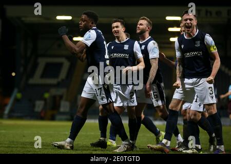 Dens Park, Dundee, Großbritannien. Januar 2021. Scottish Championship Football, Dundee FC gegen Heart of Midlothian; Jonathan Afolabi von Dundee feiert nach einem Tor für 3-1 Credit: Action Plus Sports/Alamy Live News Stockfoto