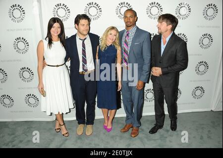 Casey Wilson, Adam Pally, Elisha Cuthbert, Damon Wayans Jr., Zachary Knighton kommt am 16. Oktober 2012 zum "an Evening with Happy Endings & Don't Trust the B in Apartment 23" im Paley Center for Media in Beverly Hills, Los Angeles, CA, USA. Foto von Graylock/ABACAPRESS.COM Stockfoto