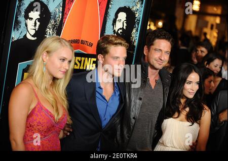 Leven Rambin, Johnny Weston, Gerard Butler und Abigail Spencer besuchen am 18. Oktober 2012 die Premiere von 'Chasing Mavericks' im Grove in Los Angeles, Ca, USA. Foto von Lionel Hahn/ABACAPRESS.COM Stockfoto