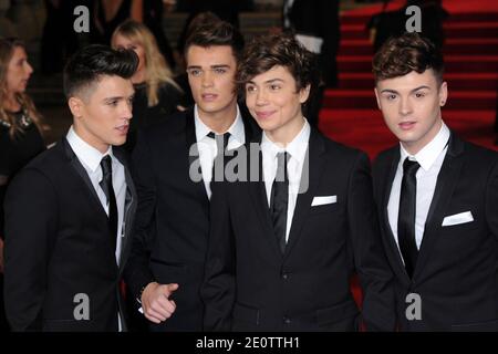 Jamie Hamblett, Josh Cuthbert, Jaymi Hensley und George Shelley von Union J bei der jüngsten Premiere von James Bond Skyfall in der Royal Albert Hall in London, Großbritannien, am 23. oktober 2012. Foto von Aurore Marechal/ABACAPRESS.COM Stockfoto