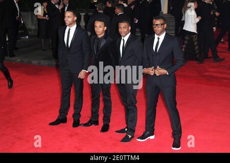 Marvin Humes, Aston Merrygold, J.B. Gill und Oritse Williams von der JLS-Musikgruppe, die am 23. oktober 2012 an der jüngsten James Bond Skyfall-Premiere in der Royal Albert Hall in London, Großbritannien, teilnahmen. Foto von Aurore Marechal/ABACAPRESS.COM Stockfoto