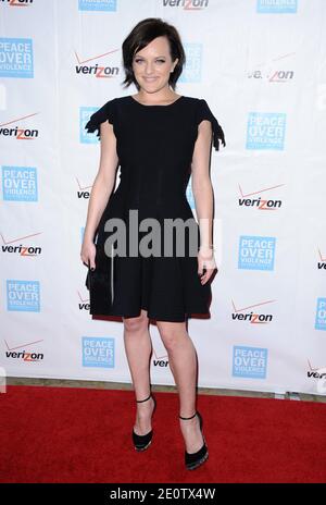 Elisabeth Moss nimmt an den 41. Jährlichen Humanitären Preisen des Friedens über Gewalt Teil, die am 26. Oktober 2012 im Beverly Hills Hotel in Los Angeles, CA, USA, verliehen werden. Foto von Lionel Hahn/ABACAPRESS.COM Stockfoto