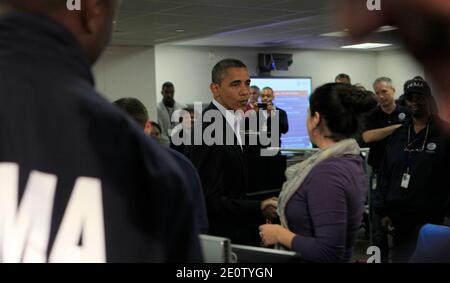 US-Präsident Barack Obama spricht am 28. Oktober 2012 mit den Beschäftigten des FEMA-Hauptquartiers in Washington, DC, USA. Foto von Dennis Brack/ABACAPRESS.COM Stockfoto