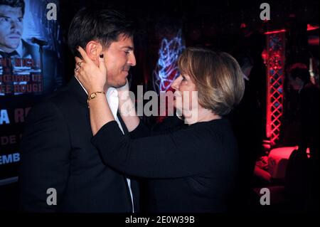Vincent Niclo und seine Mutter nahmen an der Party Teil, um Vincent Niclos Platin-Album am 05. November 2012 in Raspuutine in Paris zu feiern. Foto von Aurore Marechal/ABACAPRESS.COM Stockfoto