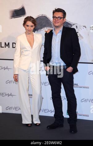 Deborah Francois und Regisseur Regis Roinsard nehmen am 11. November 2012 an der Photocall 'Populaire' während des 7. Filmfestivals in Rom im Auditorium Parco della Musica in Rom Teil. Foto von Aurore Marechal/ABACAPRESS.COM Stockfoto