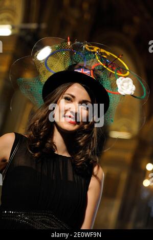 Atmosphäre während der Catherinettes und Nicolas Feier am Sainte-Catherine und Saint-Nicolas Tag, im Hotel de Ville in Paris, Frankreich am 23. November 2012. Catherinettes (Nicolas für die Jungen) ist ein traditionelles französisches Label für fünfundzwanzig Jahre alte Mädchen (Jungen), die noch unverheiratet sind durch das Fest der Sainte-Catherine. An diesem Tag wurde ihnen eine besondere Feier angeboten, während ihnen alle ein schnelles Ende ihrer Einzigartige wünschten. Foto von Alban Wyters/ABACAPRESS.COM Stockfoto